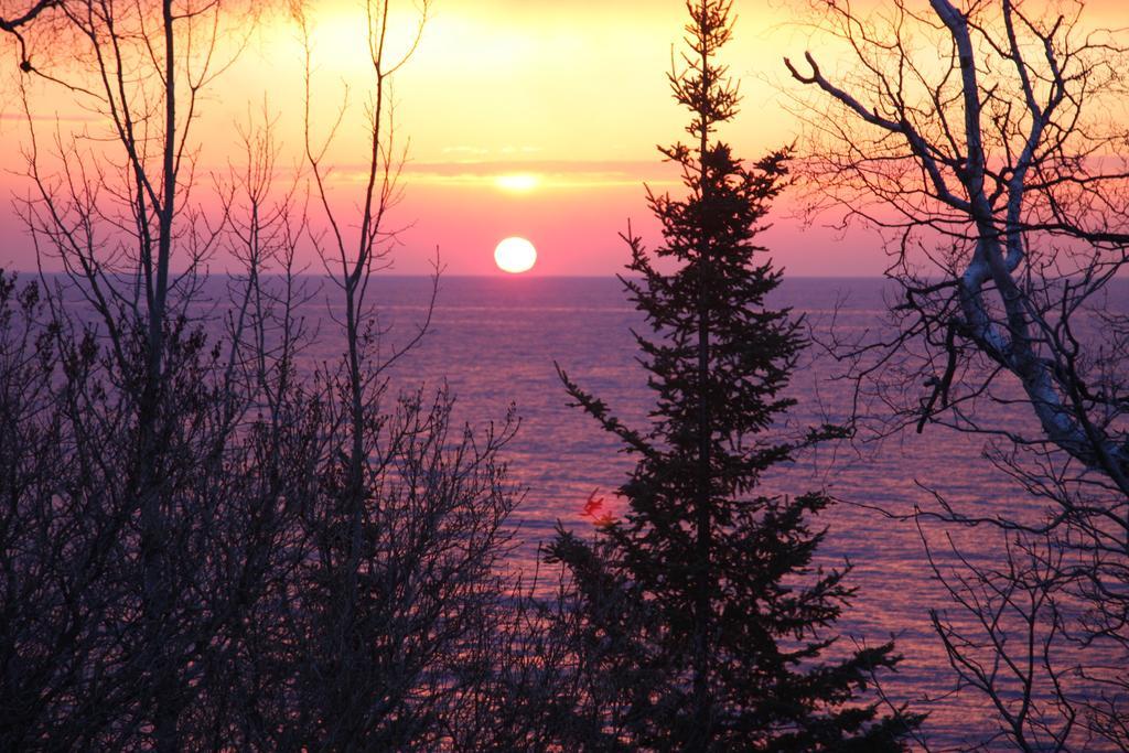 Cliff Dweller On Lake Superior Tofte Exterior foto