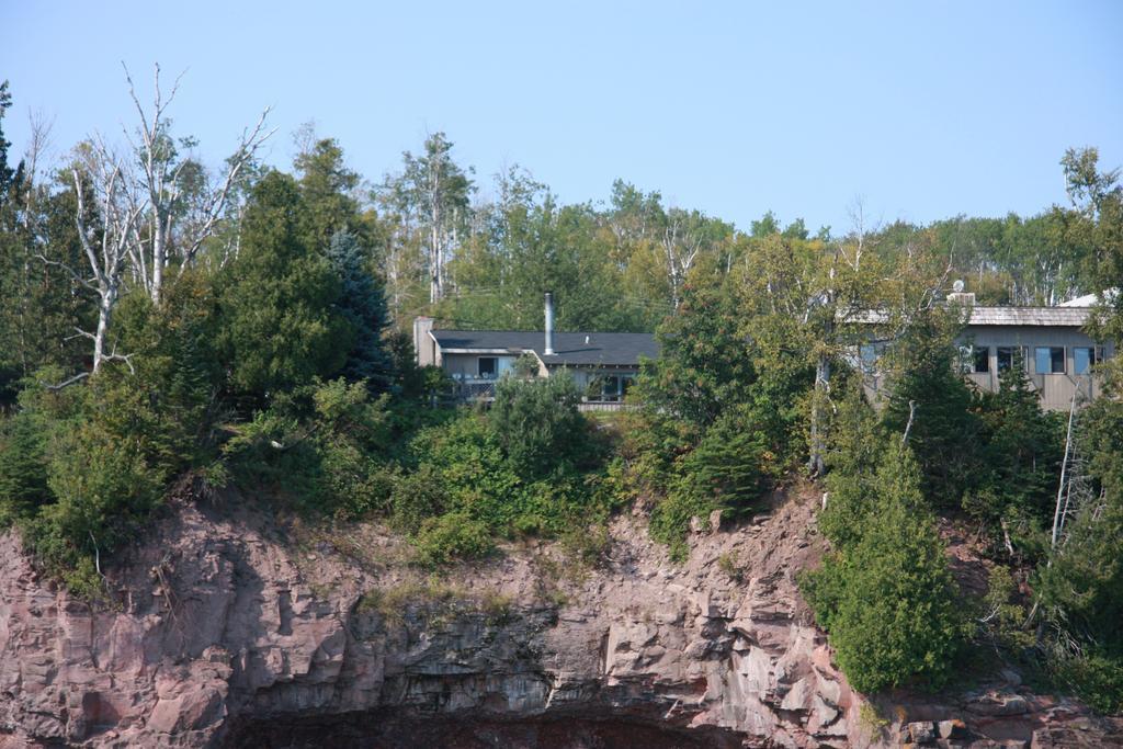 Cliff Dweller On Lake Superior Tofte Exterior foto
