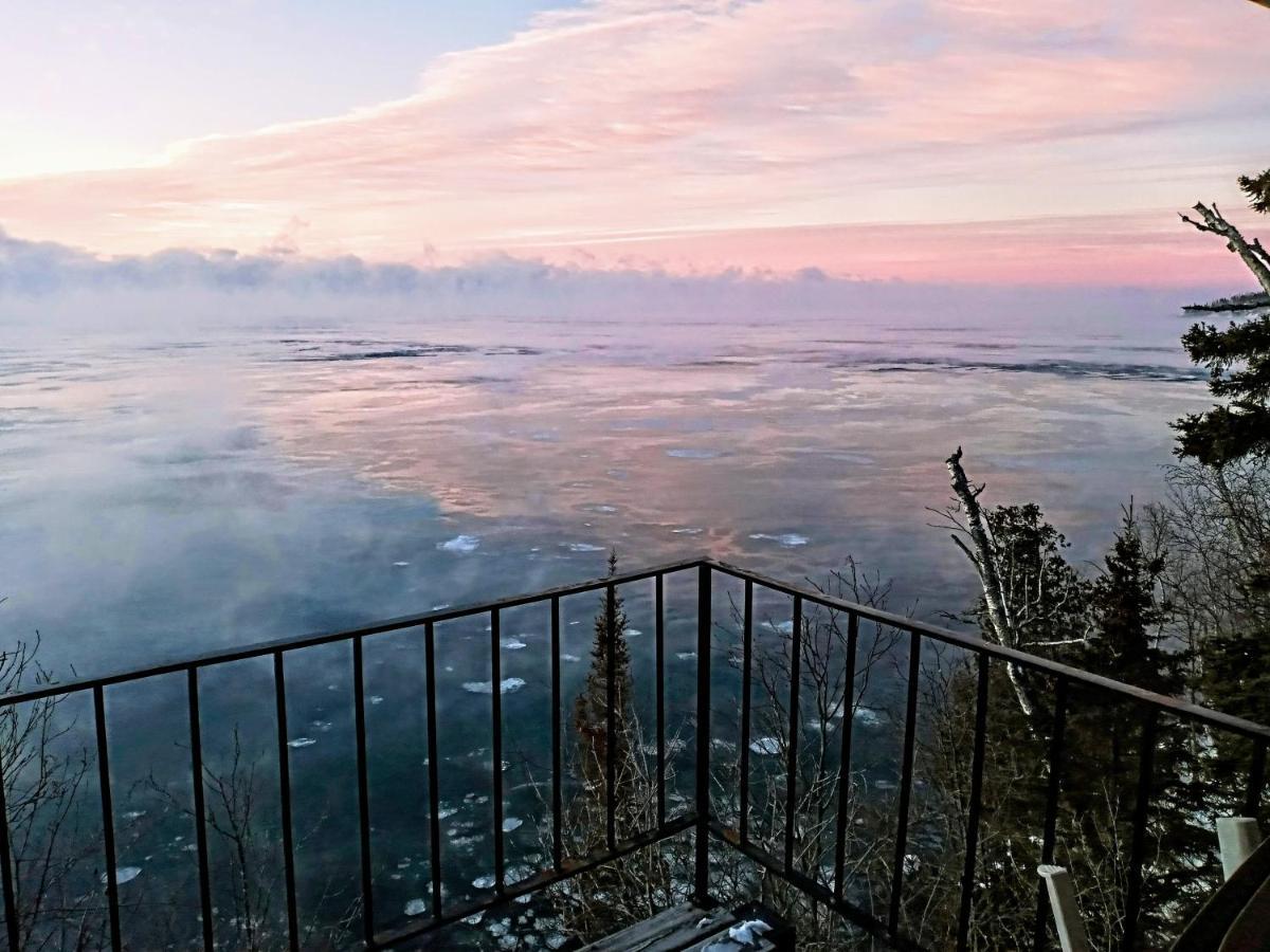 Cliff Dweller On Lake Superior Tofte Exterior foto