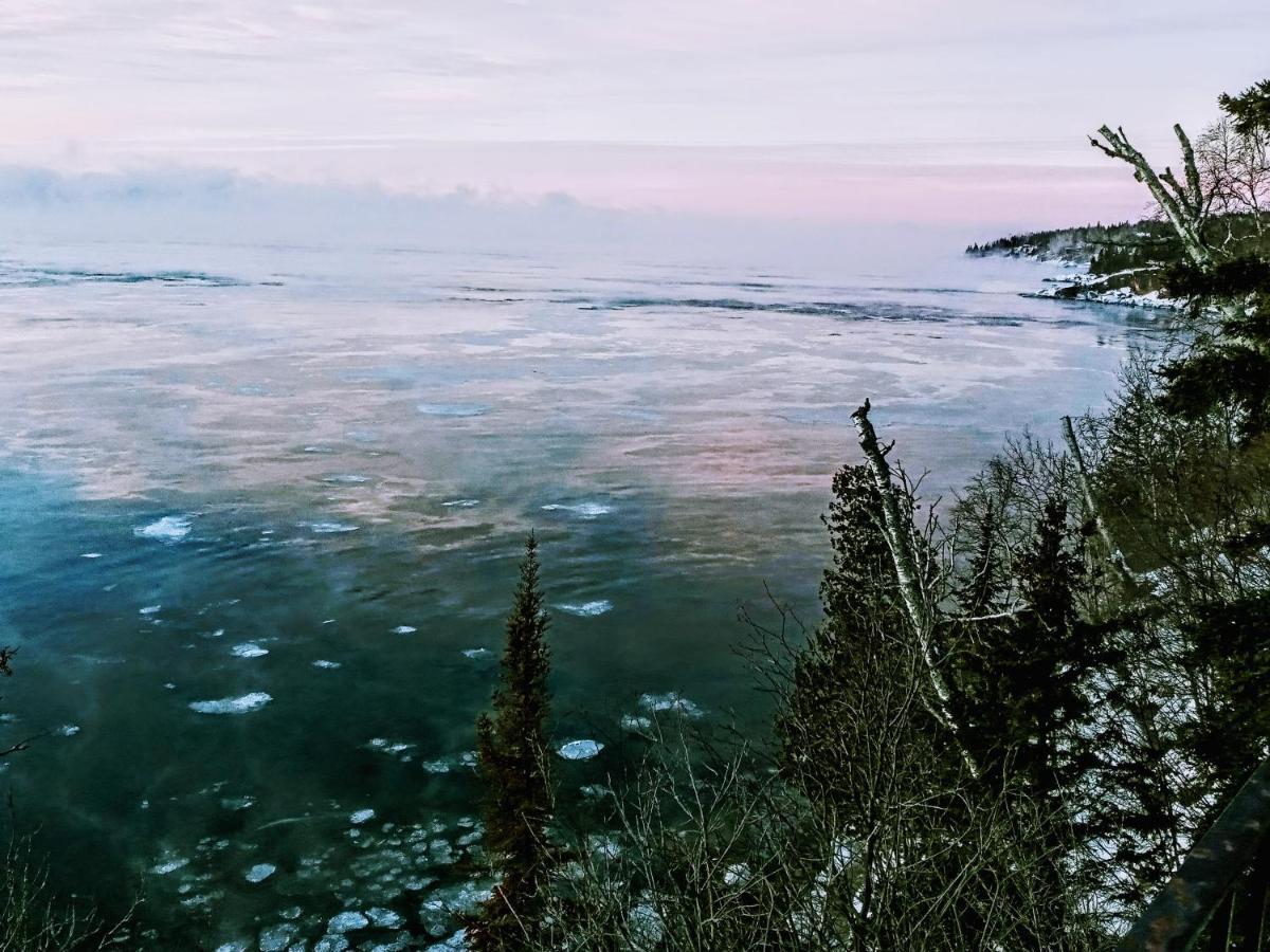 Cliff Dweller On Lake Superior Tofte Exterior foto