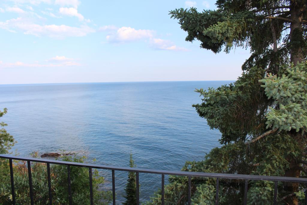 Cliff Dweller On Lake Superior Tofte Habitación foto